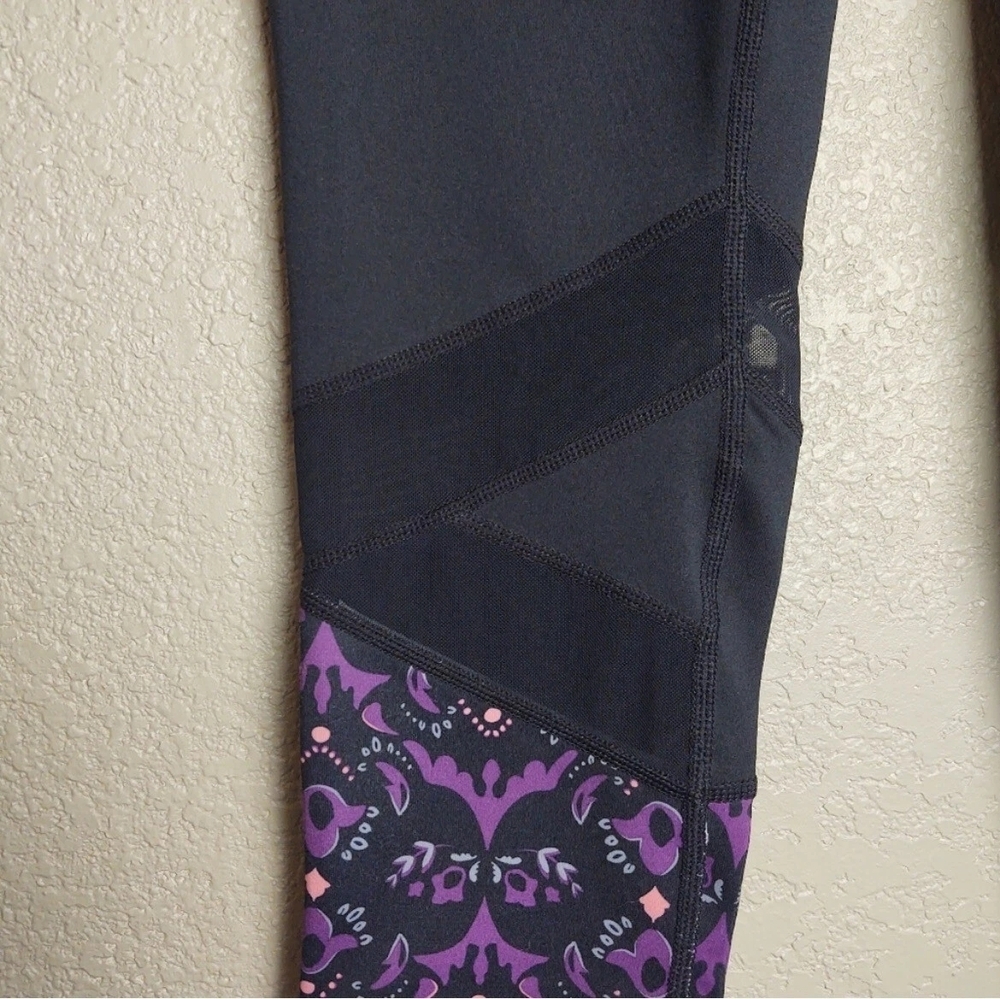 Gaiam Black and Purple Patterned Leggings Size L - Picture 8 of 8